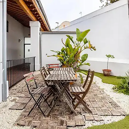 Apartment Artqhost Jerez Huge Loft & Free Parking